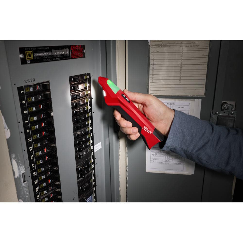 Milwaukee Circuit Breaker Finder with LED